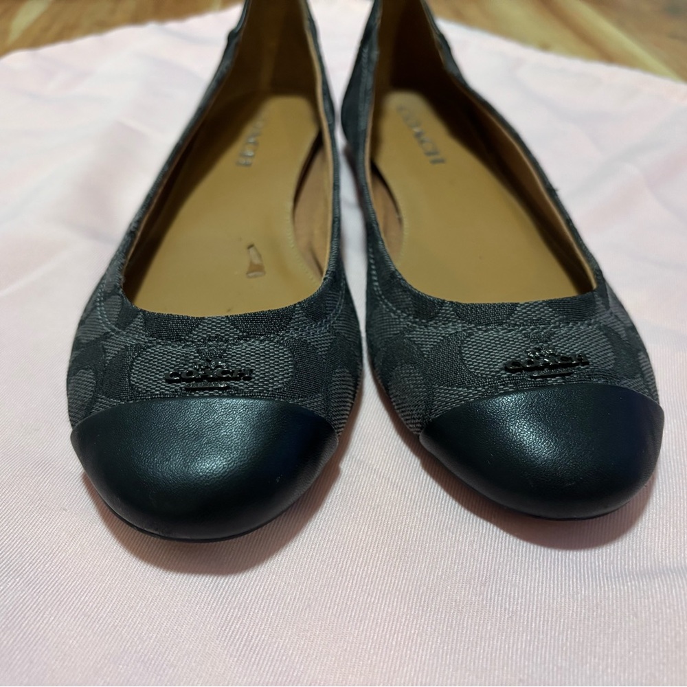 Coach Women's Gray and Black Flats